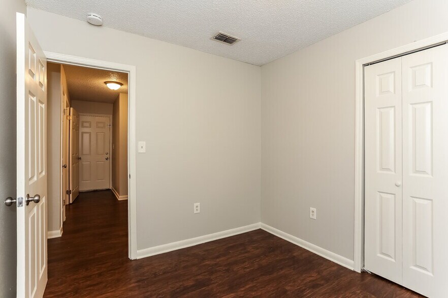 Building Photo - 1353 Palmetto St