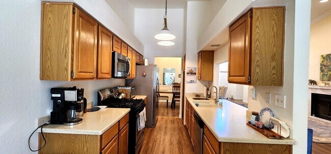 Building Photo - 5213 Orchard Hills Ave