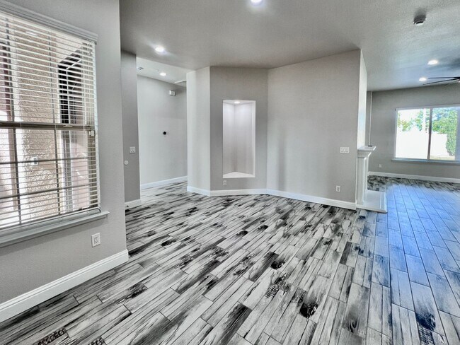 Building Photo - $2,895 Fowler & Church, Spacious 3 Bedroom...