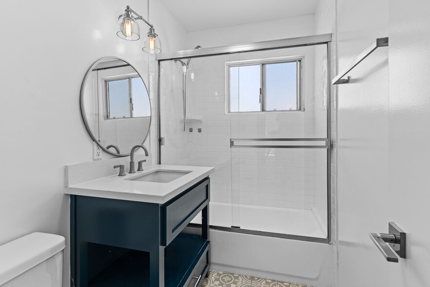 Building Photo - 936 Cedar Ave