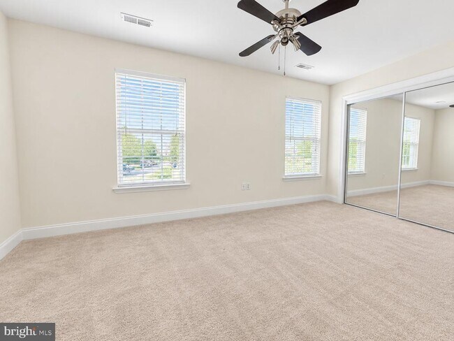 Building Photo - 115 Bay Hill Ln