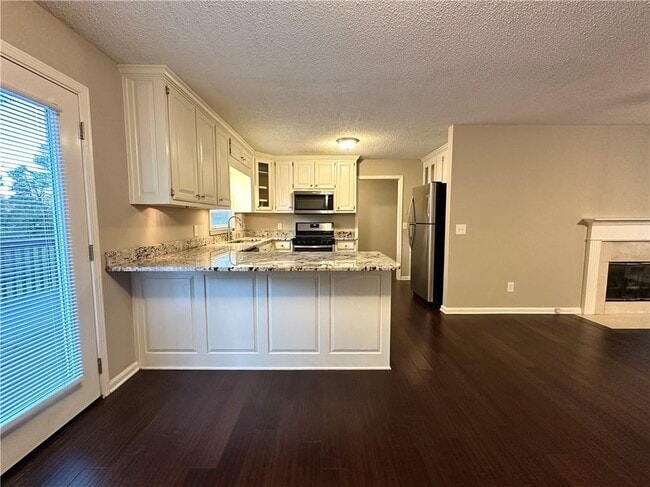 Building Photo - 1432 Lumpkin Campground Rd S