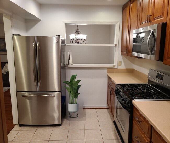 Building Photo - 12032 Cardamom Dr