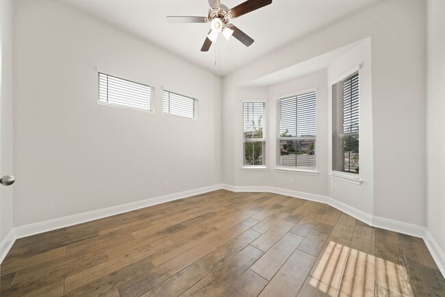 Building Photo - 4 Bedroom 3 Bathroom located in Copper Can...