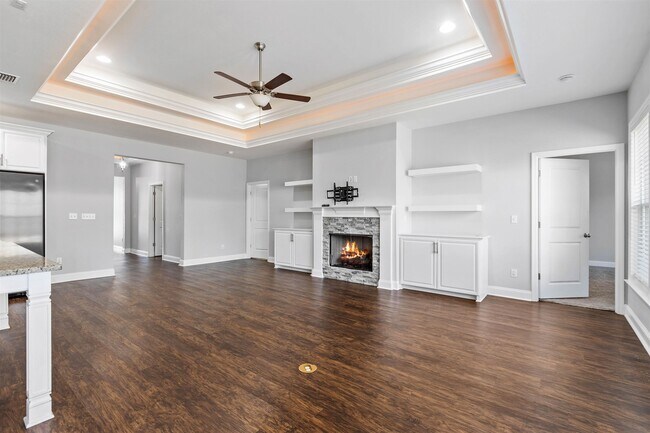 Building Photo - 8756 Glen Oak Trail