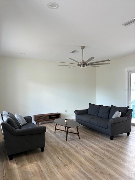 Building Photo - 14733 Sunset Dr