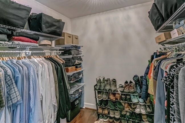 Building Photo - 6612 Kerns Rd