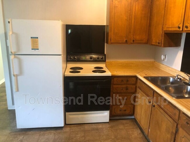 Building Photo - 4601 Somerdale Ln
