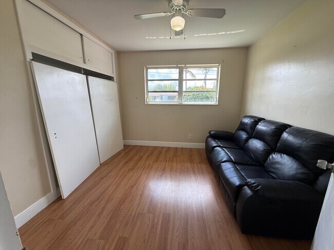 Building Photo - 224 Tamoshanter Dr