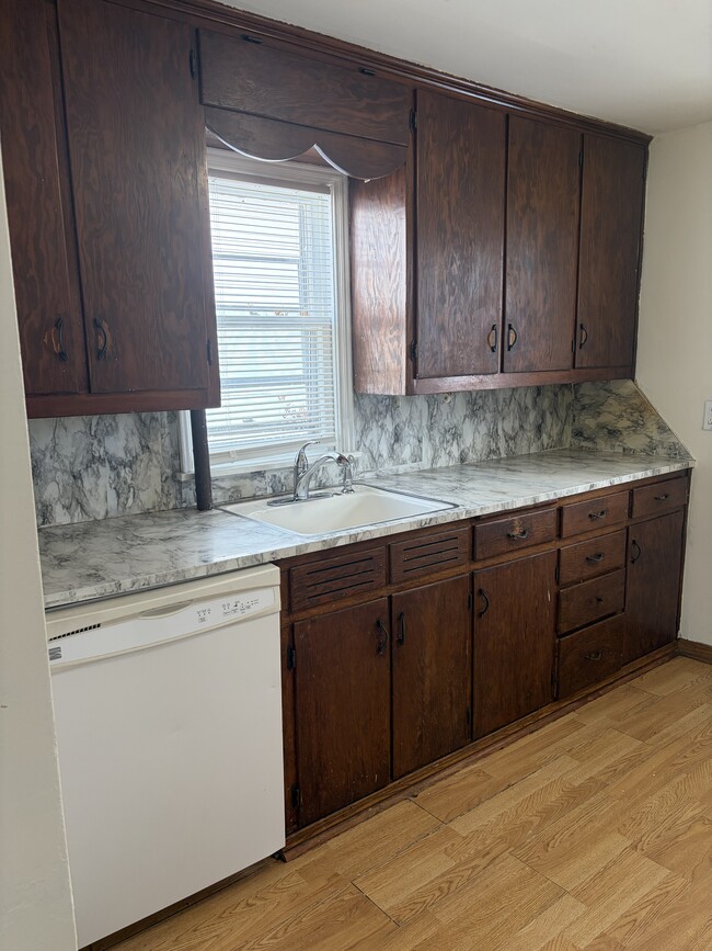 Building Photo - 224 36th Ave N