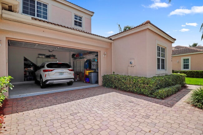 Building Photo - 4496 Hickory Dr