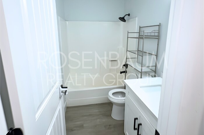 Building Photo - 548 S Udall