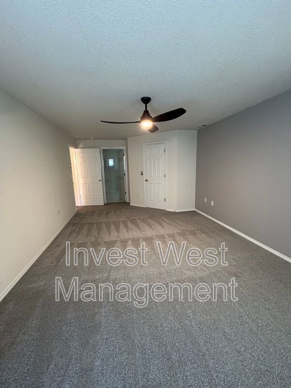 Building Photo - 4015 SE 170th Ct