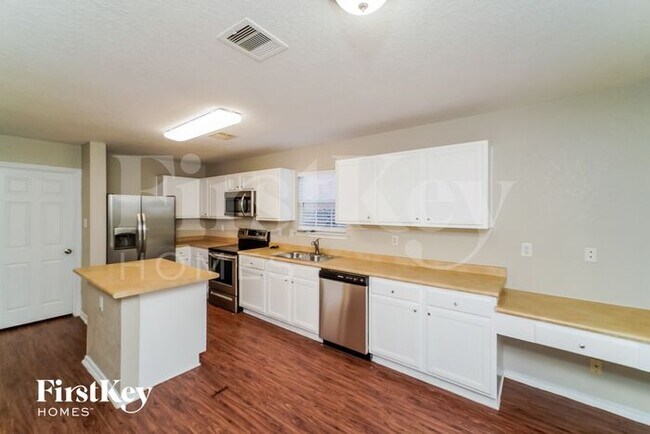 Building Photo - 6715 Elmwood Crest