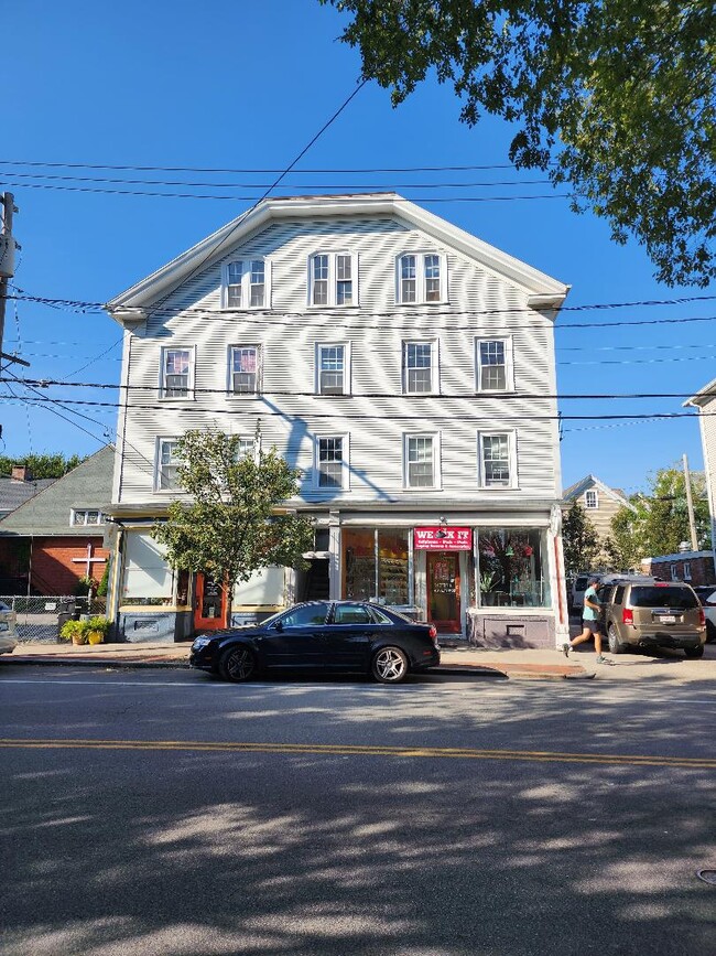 Building Photo - 216 Wickenden St