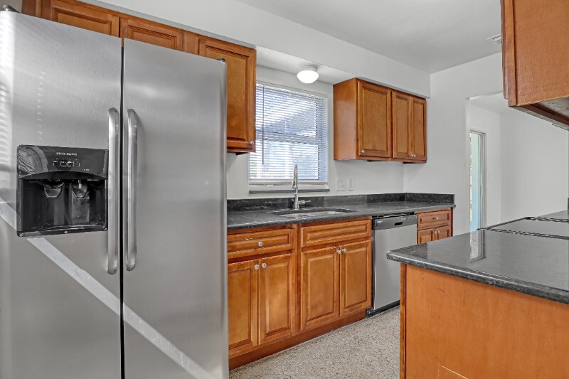 Building Photo - 4430 Barnsdale Dr