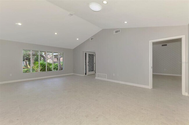 Building Photo - 1224 S View Dr