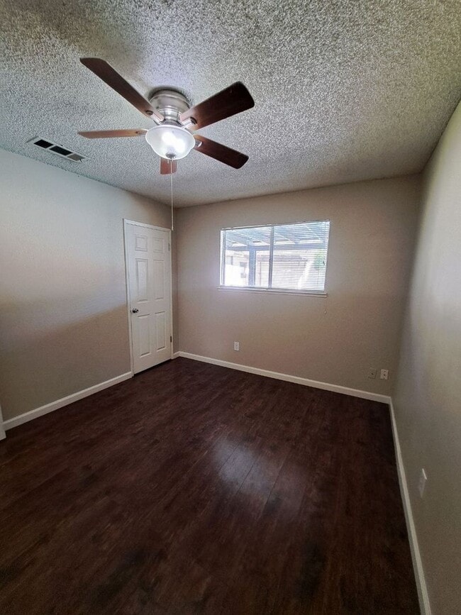 Building Photo - Stunning 4-Bedroom Kerman Home with Swimming Pool Available Soon!