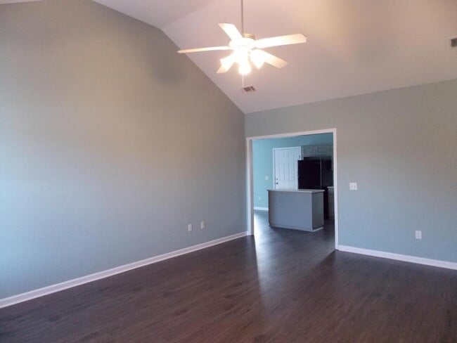 Building Photo - FALL 2026-2086 Gabbies Run