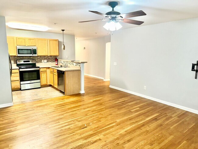 Building Photo - 2800 Trailwood Pines Ln