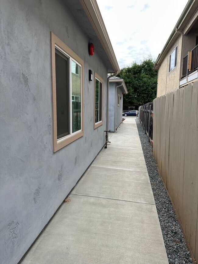 Building Photo - Imperial Beach 2 bed/2 bath home