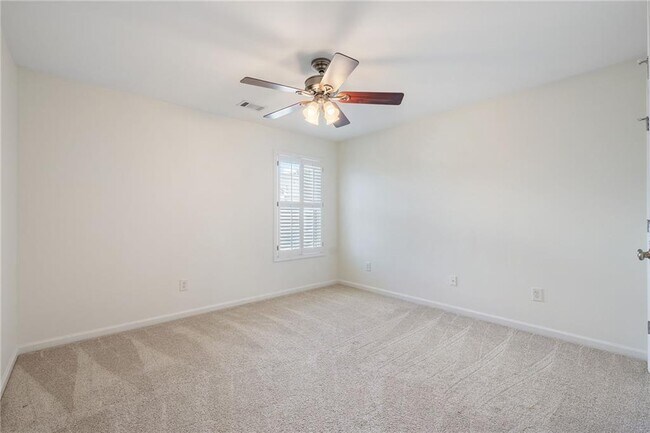 Building Photo - 3365 Tanager Ct