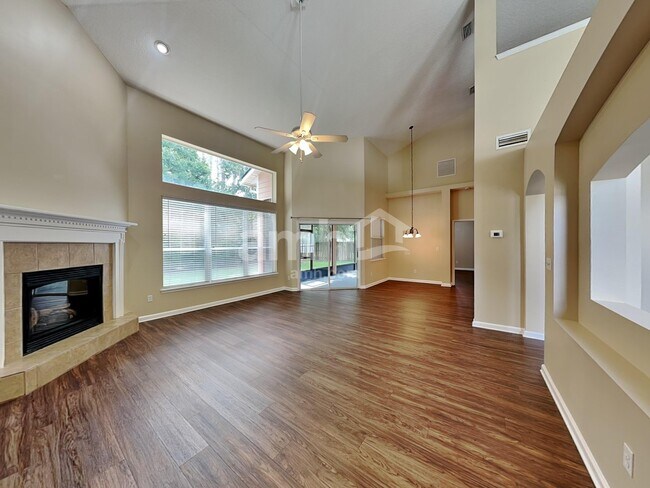 Building Photo - 2110 Thorn Hollow Ct