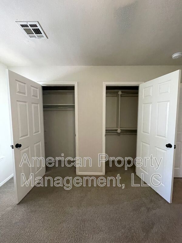 Building Photo - 12946 E 31st Ct