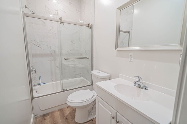 Building Photo - Beautiful 1-Bedroom Condo with an Office Space in Sherman Oaks!