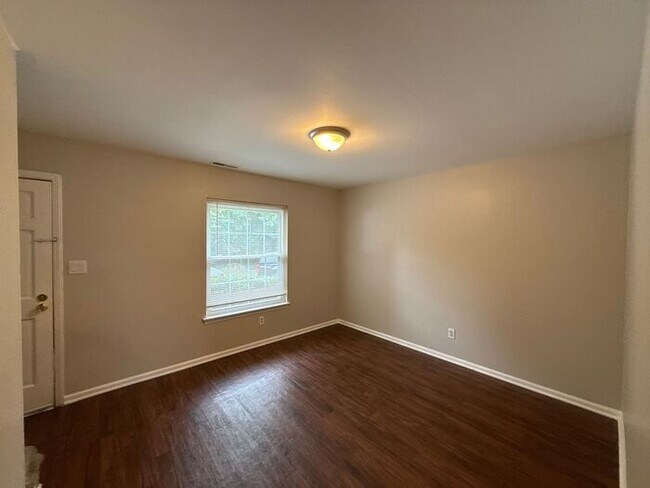Building Photo - T.R. Lawing Realty Property