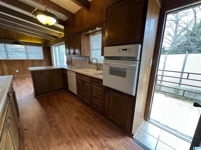 Building Photo - 1834 MONTCLAIR LANE C