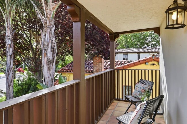 Building Photo - Epic custom remodel on this 1930s Spanish-style home near Downtown Willow Glen!