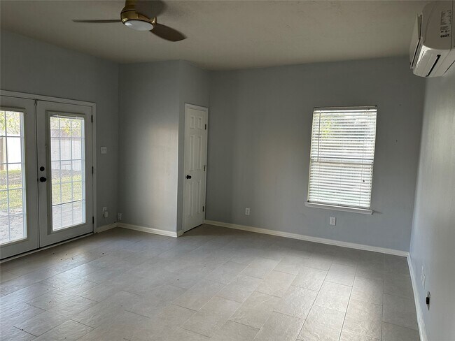 Building Photo - 3807 Belmont Turn