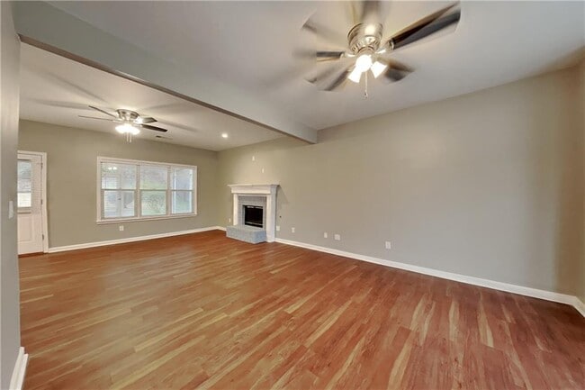 Building Photo - 374 Oak Springs Dr NW