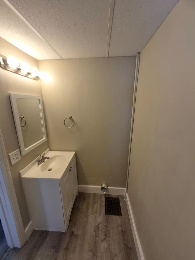 Building Photo - 132 Evergreen Ave