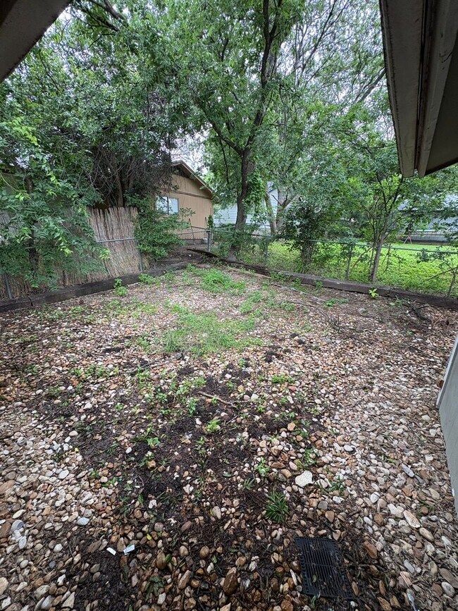 Building Photo - 806 Sirocco Dr