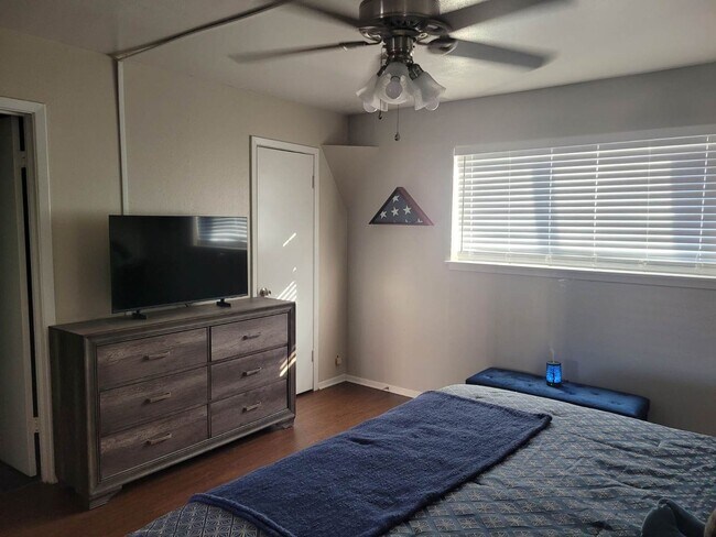 Building Photo - Downtown Grapevine-EXCELLENT LOCATION