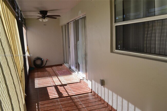 Building Photo - 220 NW 87th Ave