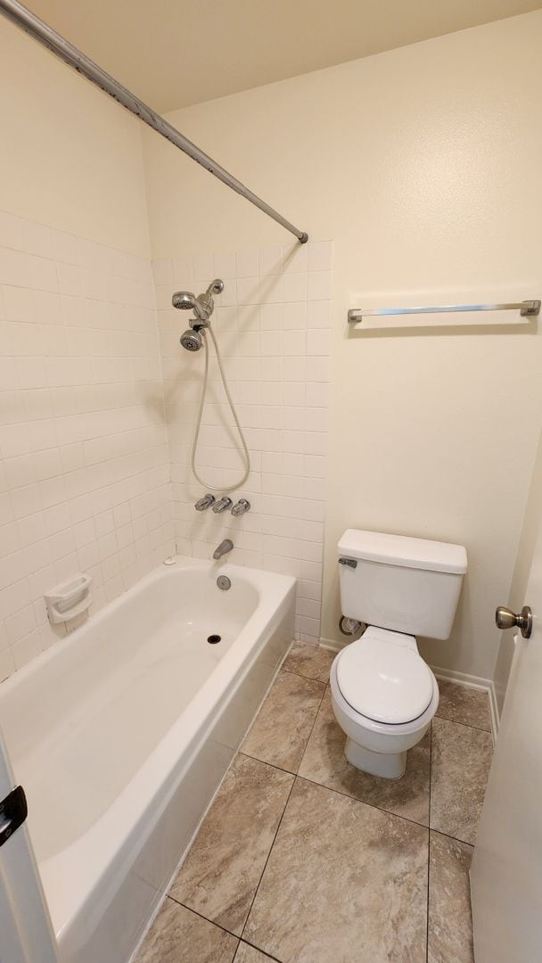 Building Photo - Mira Mesa Upstairs 1-Br + Covered Parking Space