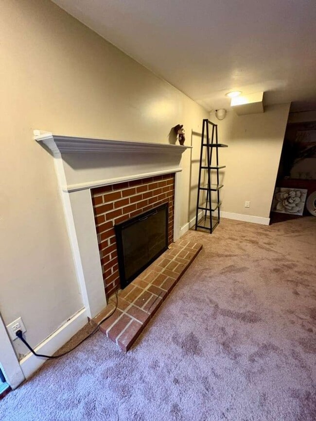 Building Photo - PMBAL-R829