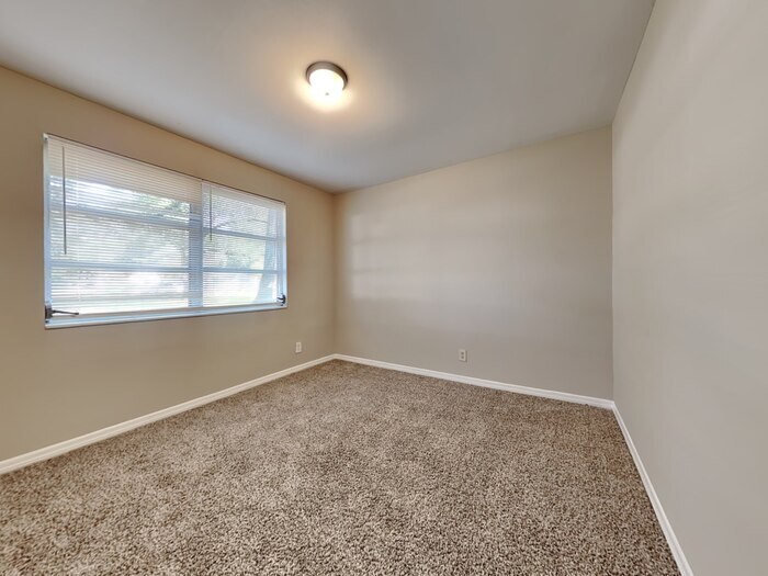 Building Photo - 2005 Figaro Ln