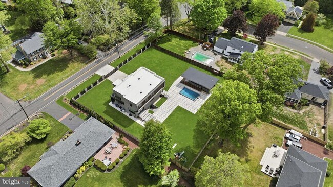 Building Photo - 56 Black Rock Rd