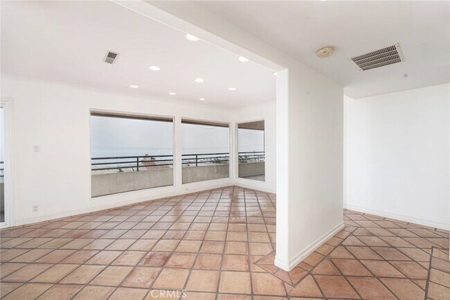 Building Photo - 3431 S Peck Ave