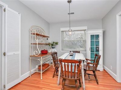 Building Photo - 3419 Country Club Dr