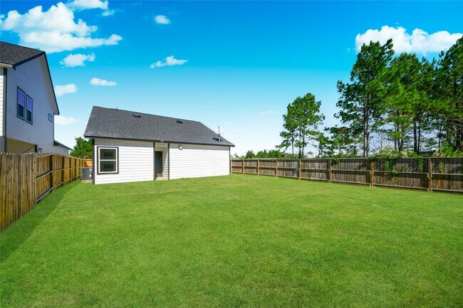 Building Photo - 450 Rd 5512