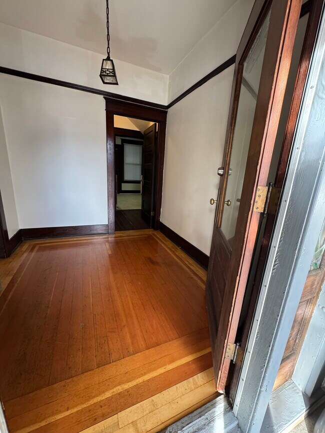 Building Photo - Stephens Properties 1319