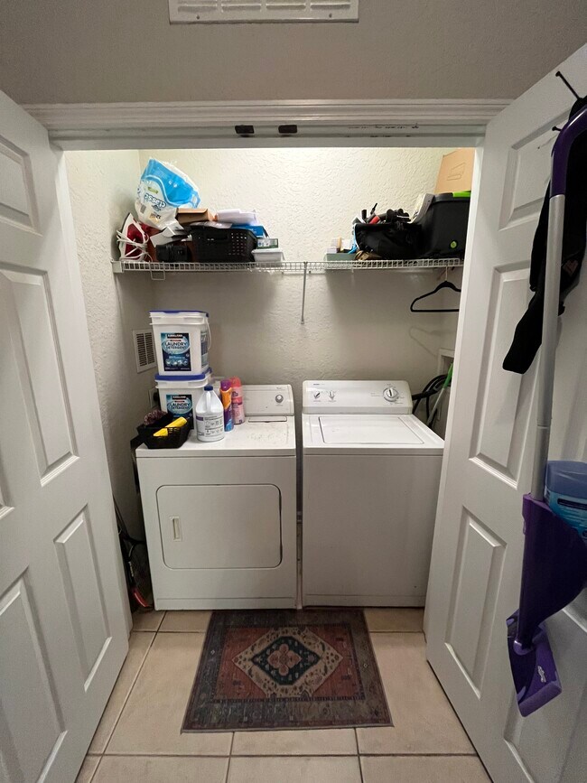 Building Photo - 3848 Lexmark Ln