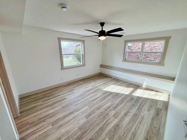 Building Photo - Newly Remodeled Home in the Heart of MHK!