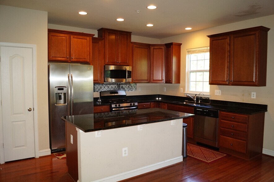 Building Photo - 9334 Rock Ripple Ln