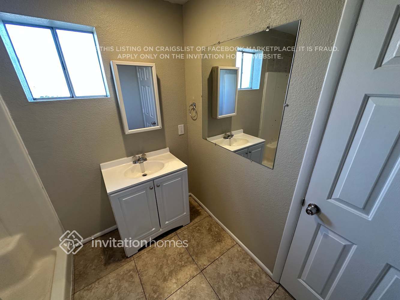 Building Photo - 4126 N Mitchell St